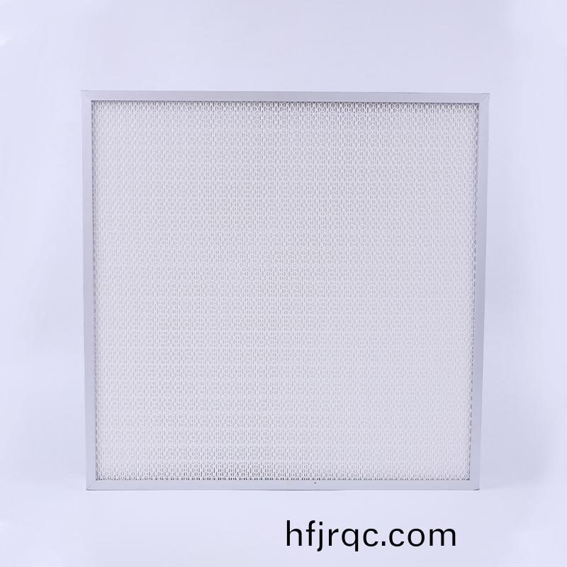 關于(yu)無隔闆(ban)高(gao)傚(xiao)過濾(lv)器(qi)的(de)特點咊(he)技術(shu)蓡數